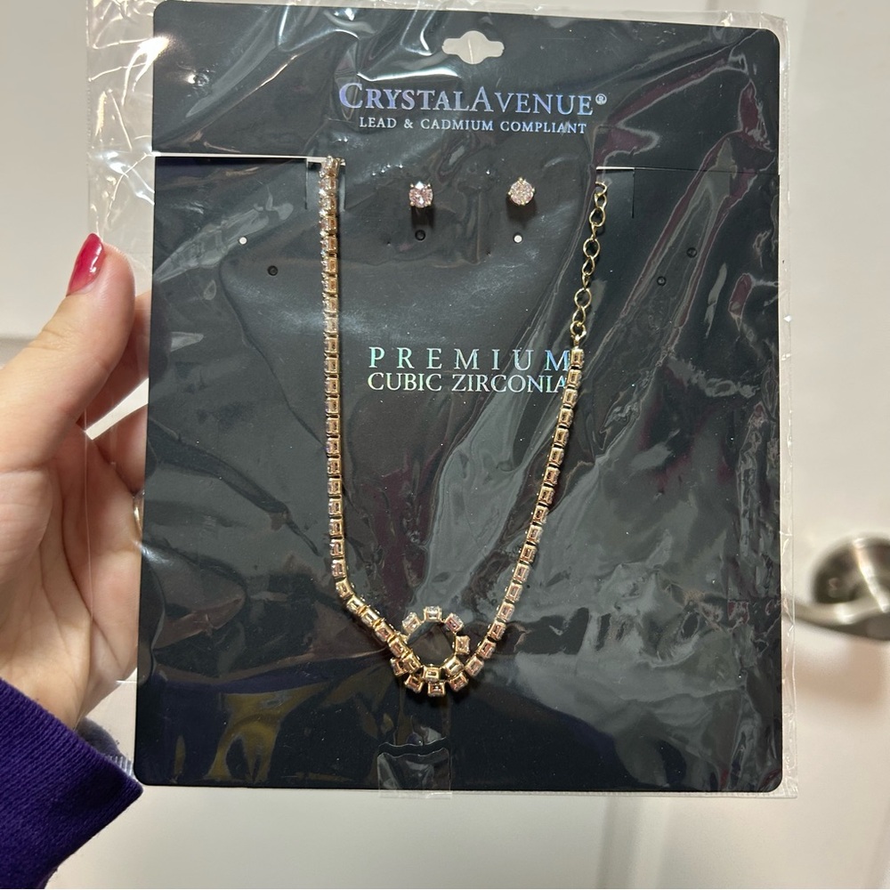 Gold and Silver Cubic Zirconia Necklace Set - Picture 4 of 7